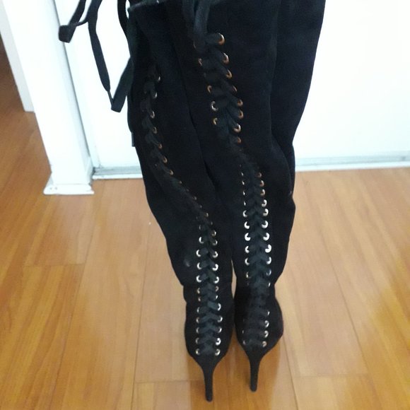 Black Thigh High Heeled Boots - Picture 2 of 2